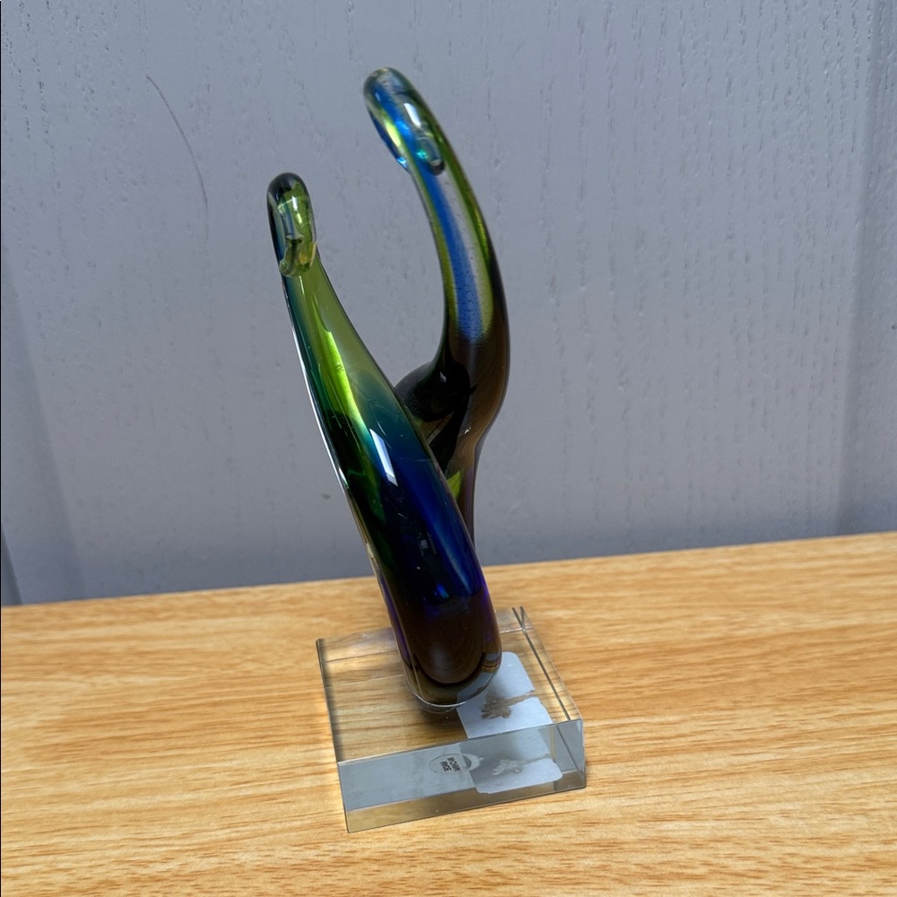 Elegant Twisting Glass Sculpture in Blue and Green - Picture 6 of 17